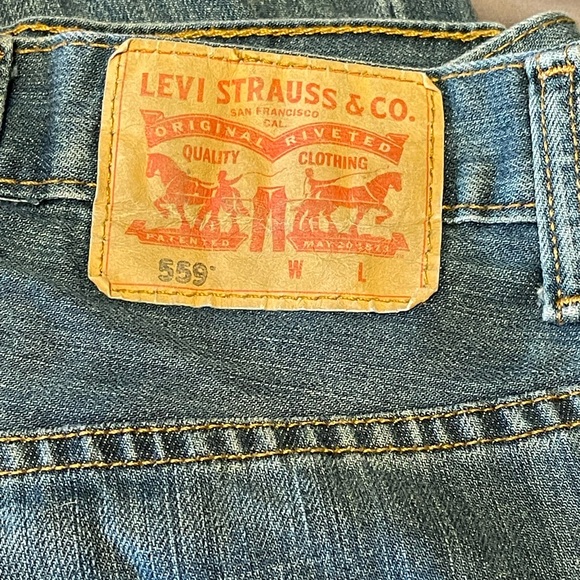 Levi Strauss Co. Jeans. W-48 L29 - Picture 1 of 5